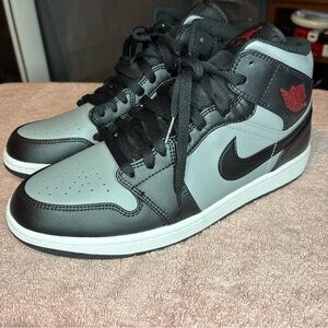 Size 10.5 Nike Air Jordan 1 Mid “Shadow Red” (554724-096)